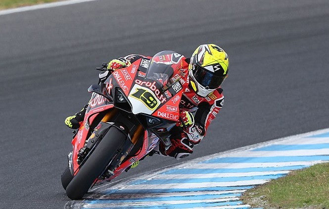 Alvaro Bautista Wins 2nd WSBK race in a row at Phillip Island on board the all new Ducati Panigale V4